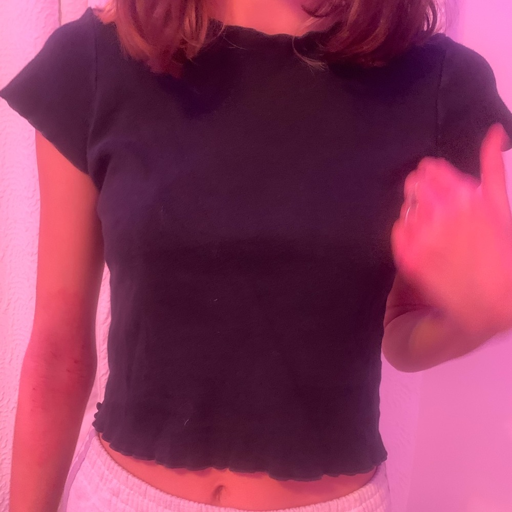 CURLY EDGE BRANDY MELVILLE TOP